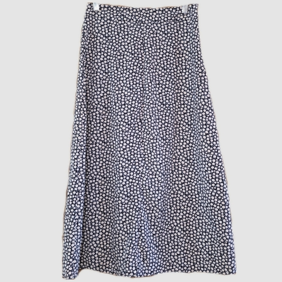Chic Black and White Floral A-Line Skirt Size S - Picture 11 of 11